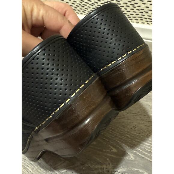 Dansko Ladies Perfed Pro Full Black Leather Clog Size 8/38 - Picture 4 of 5